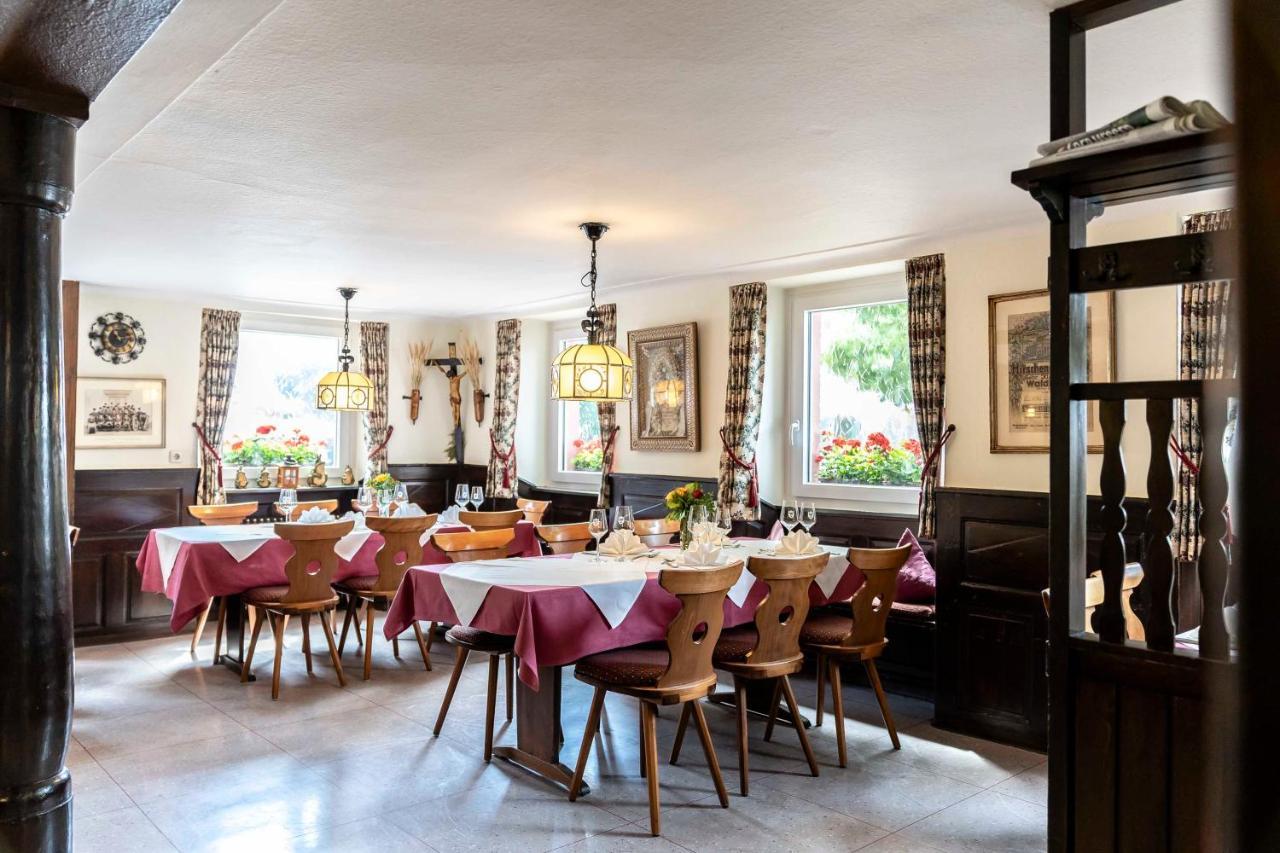 Hotel & Gasthaus Loewen فالدكريش المظهر الخارجي الصورة